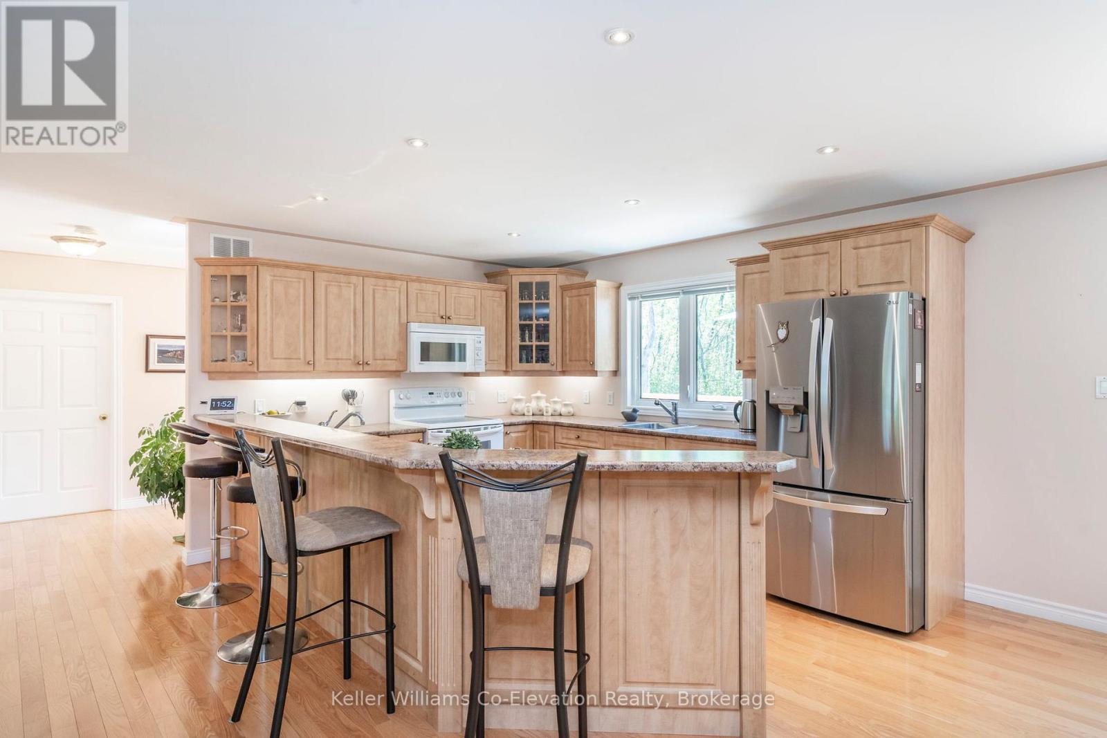 Photo 4 of 115 Mitchells Beach Road, Tay ON