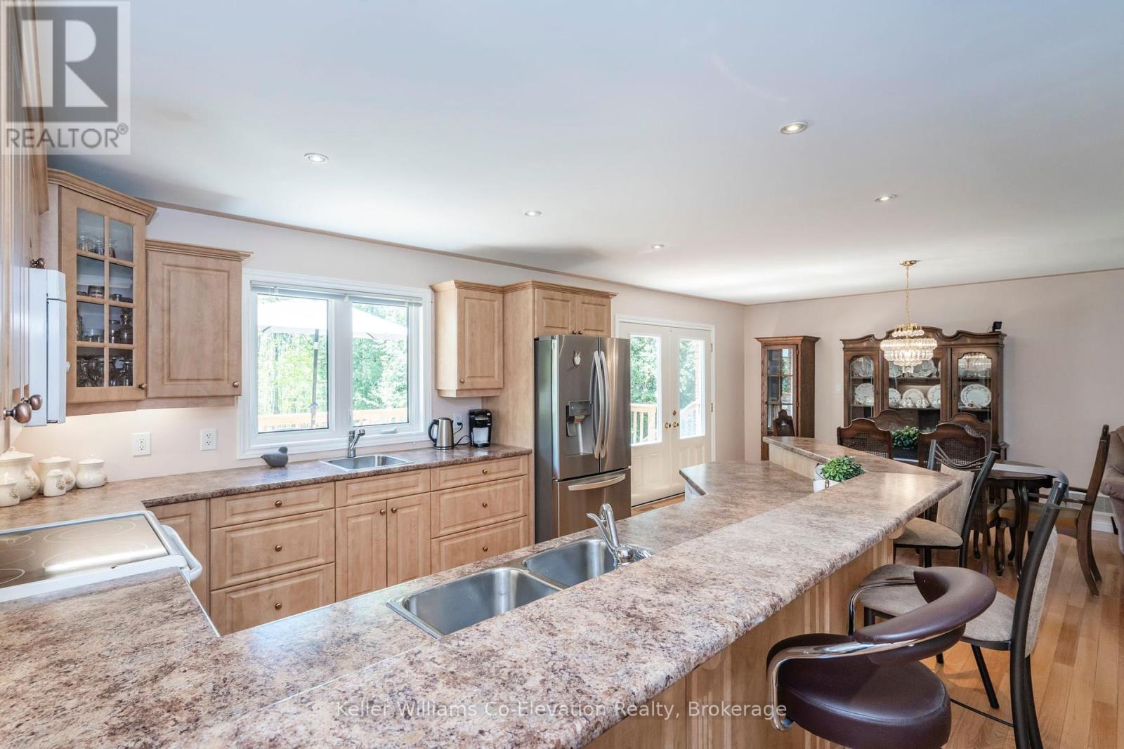 Photo 5 of 115 Mitchells Beach Road, Tay ON