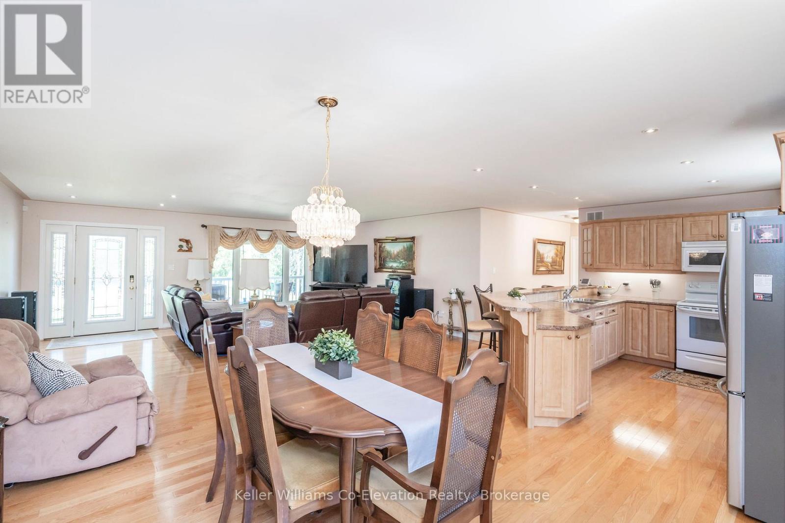 Photo 8 of 115 Mitchells Beach Road, Tay ON