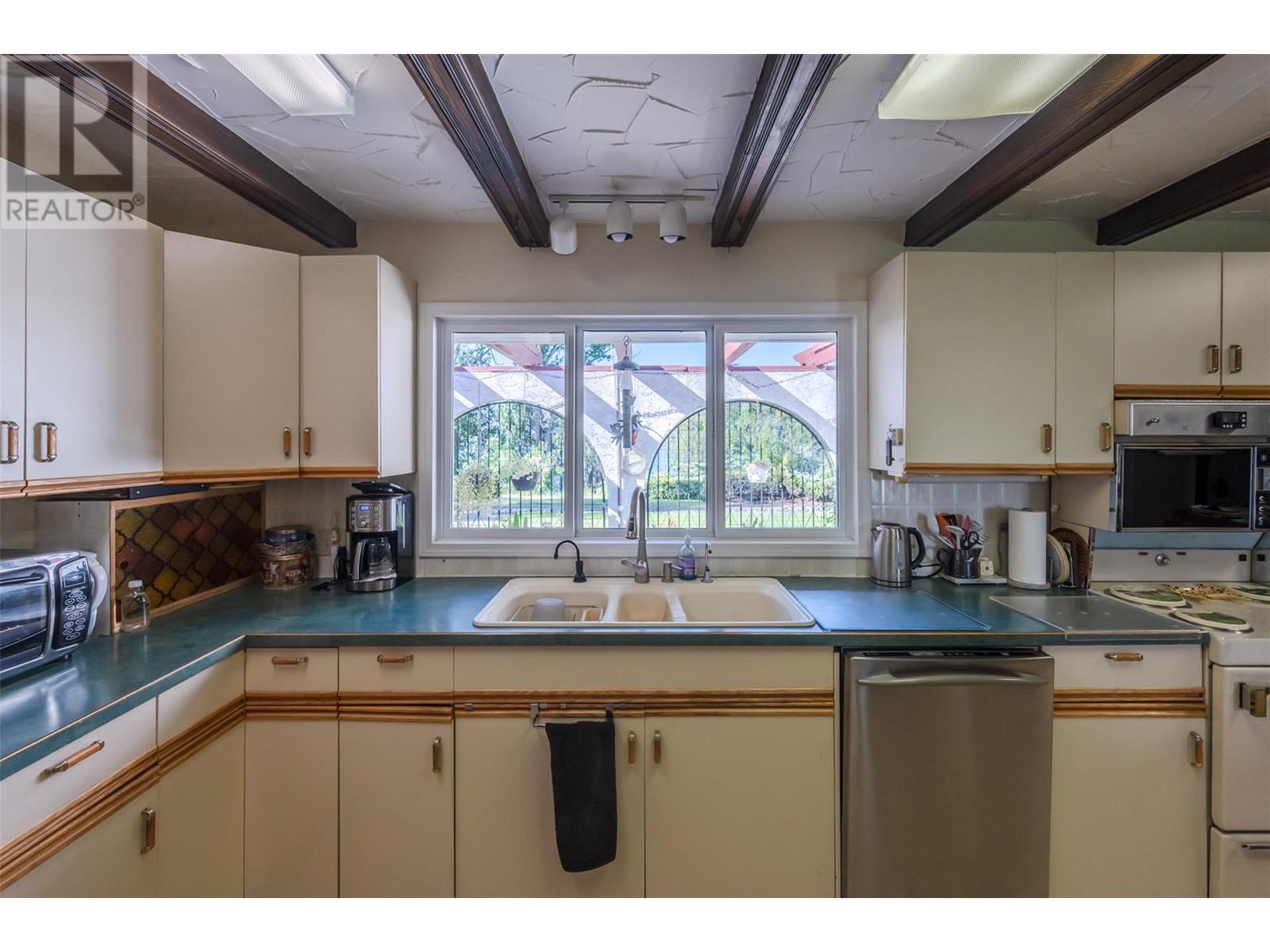 1209 LAKESHORE Drive, Osoyoos