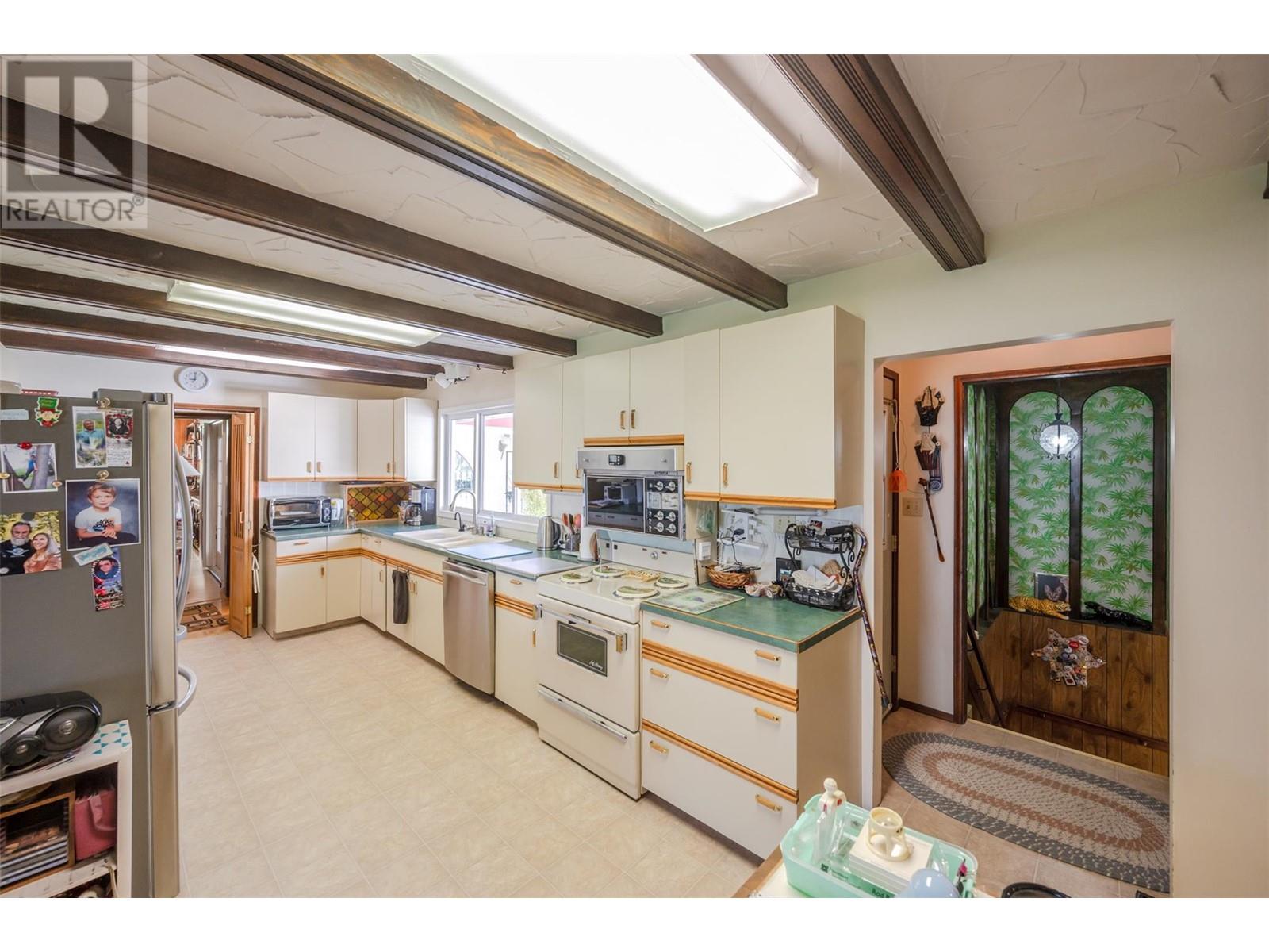 1209 LAKESHORE Drive, Osoyoos