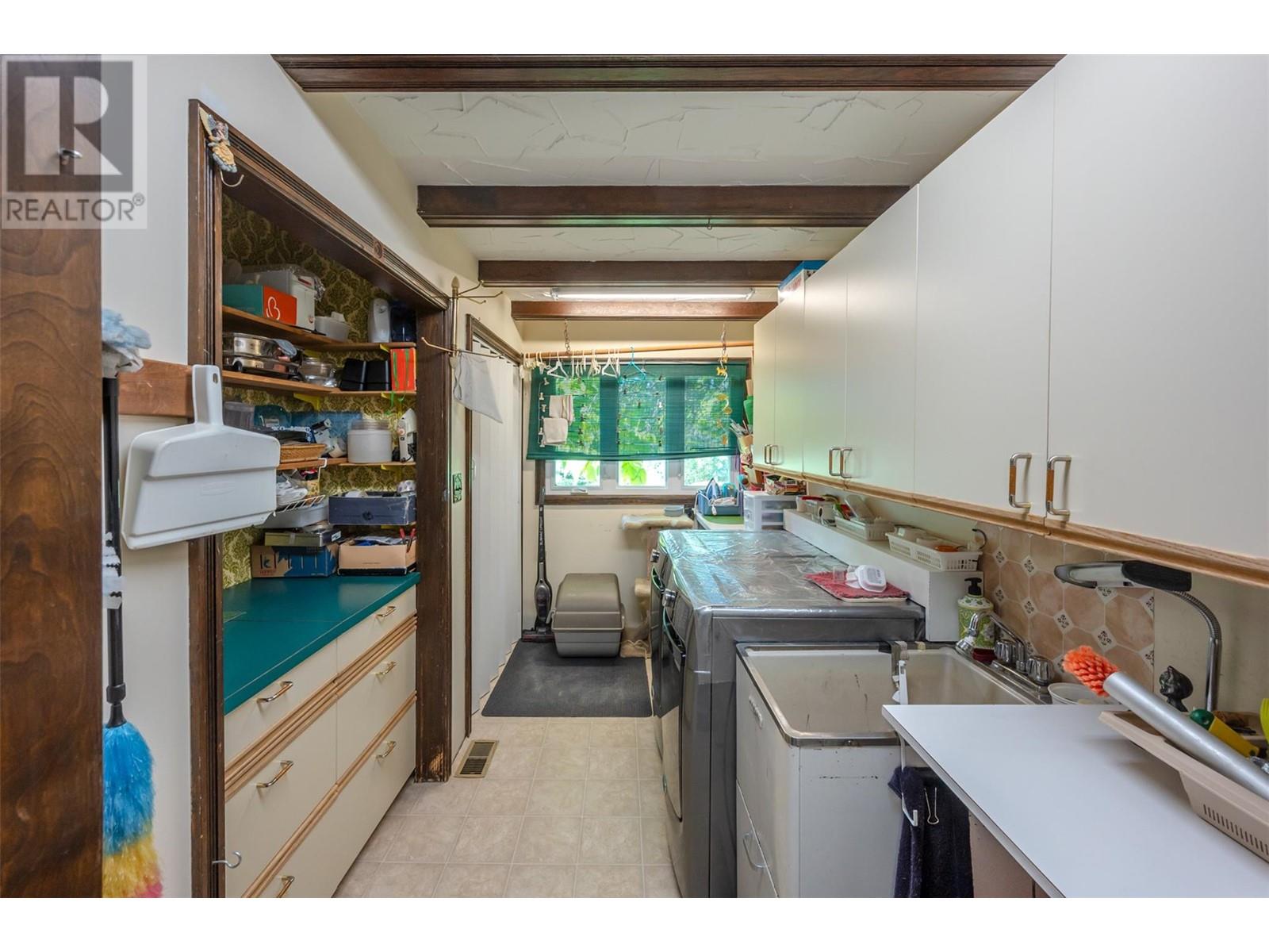 1209 LAKESHORE Drive, Osoyoos
