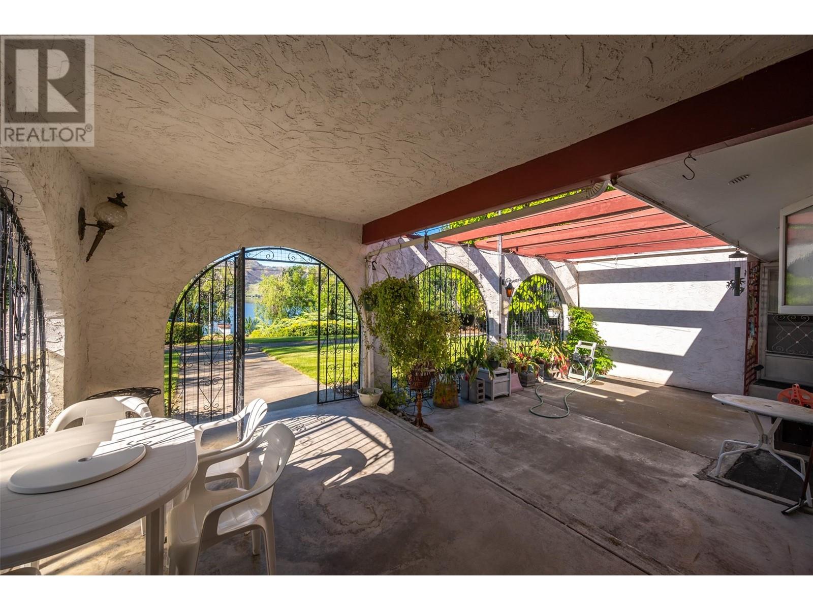1209 LAKESHORE Drive, Osoyoos