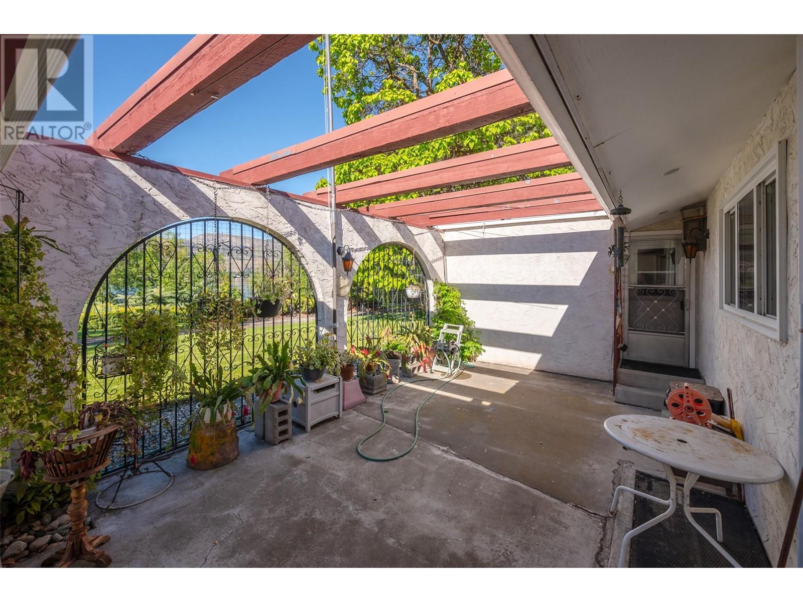 1209 LAKESHORE Drive, Osoyoos