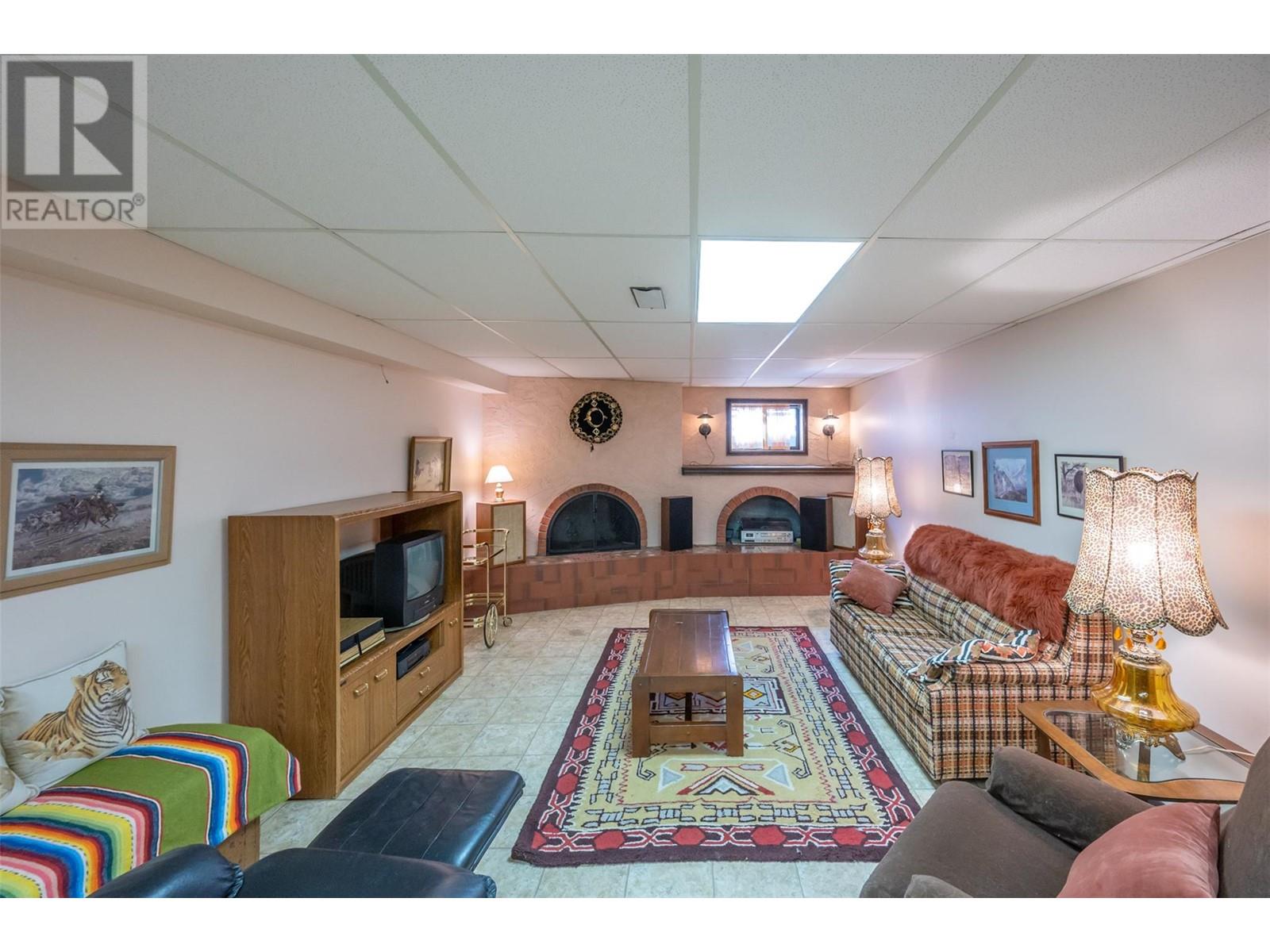 1209 LAKESHORE Drive, Osoyoos