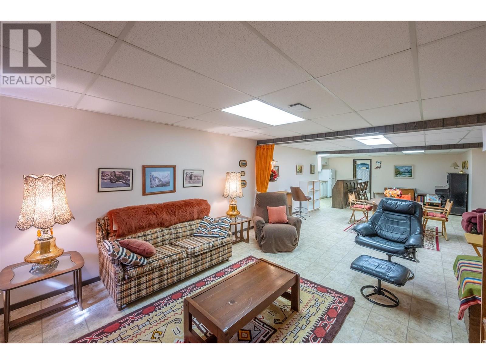 1209 LAKESHORE Drive, Osoyoos