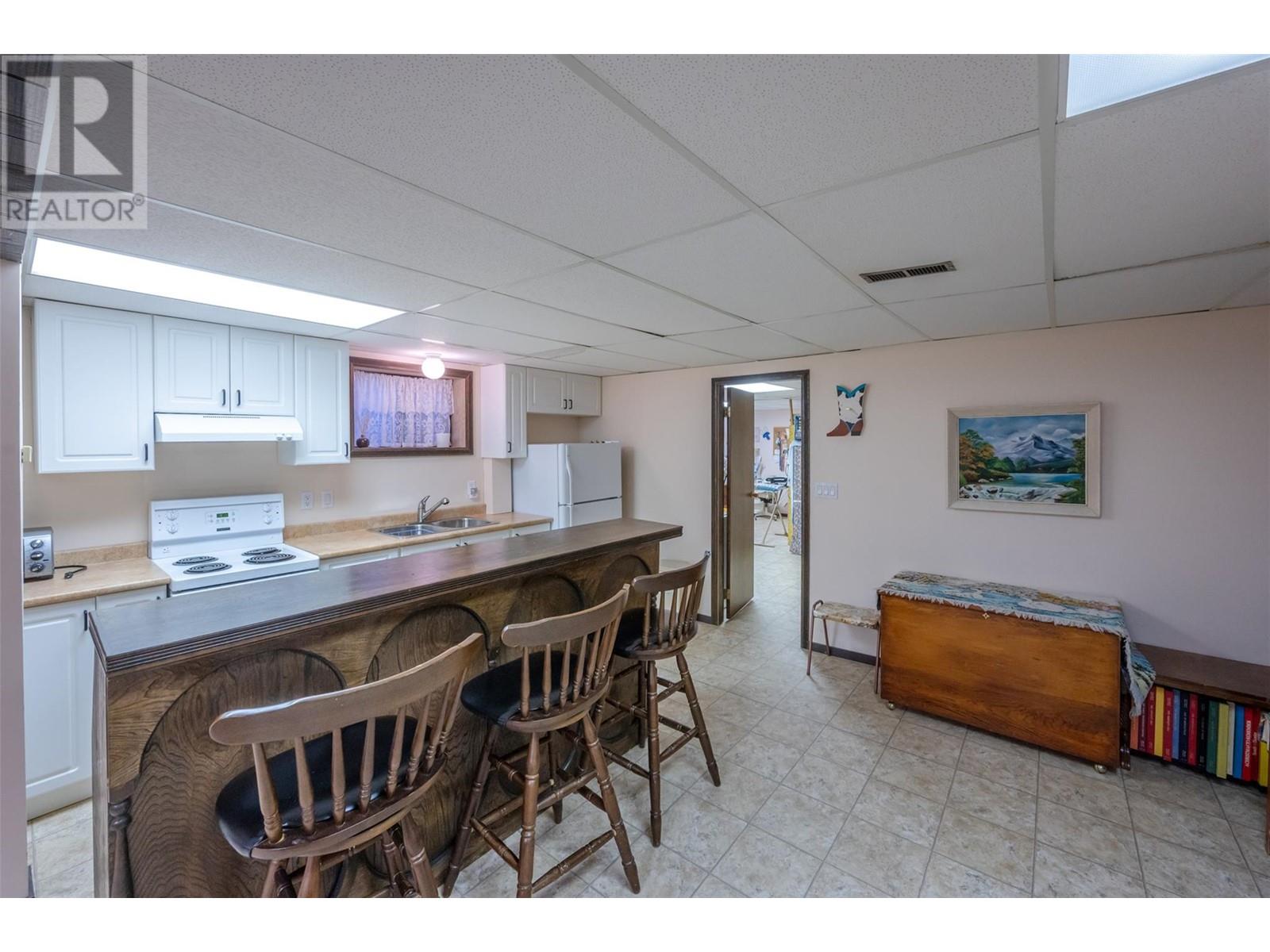 1209 LAKESHORE Drive, Osoyoos