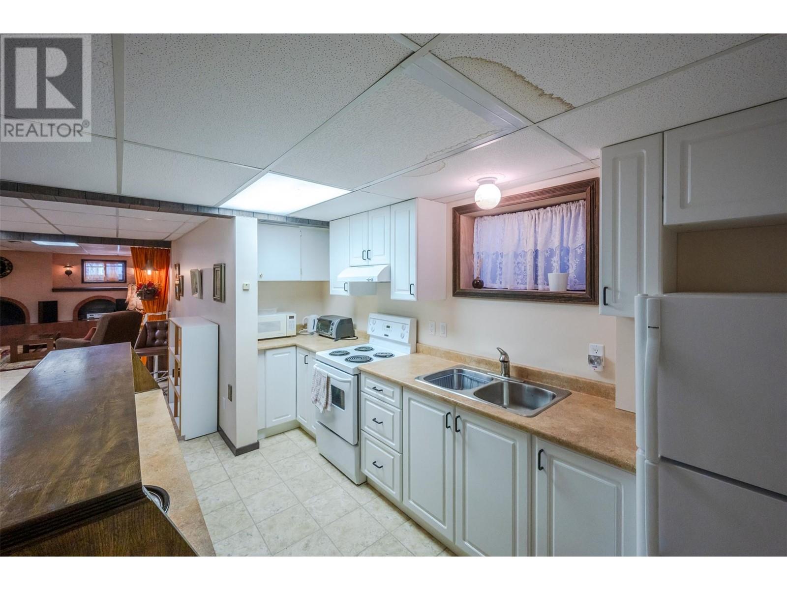 1209 LAKESHORE Drive, Osoyoos