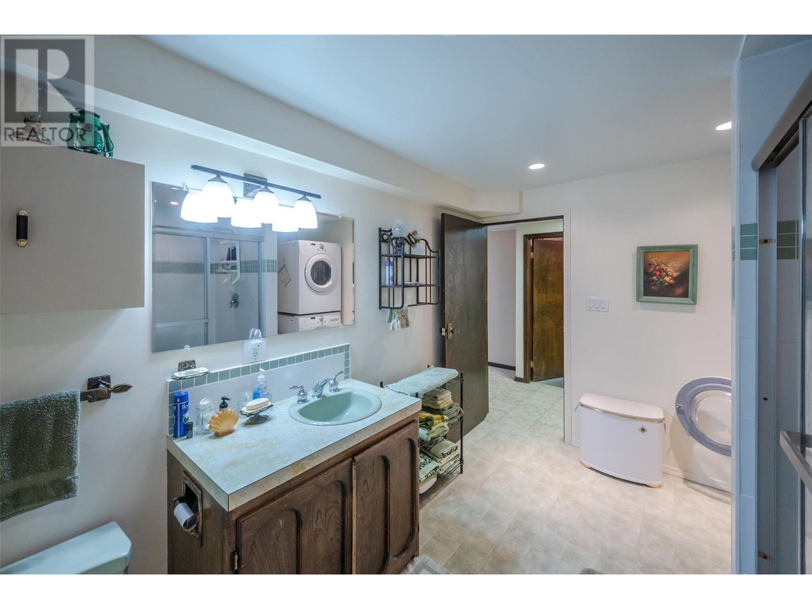 1209 LAKESHORE Drive, Osoyoos