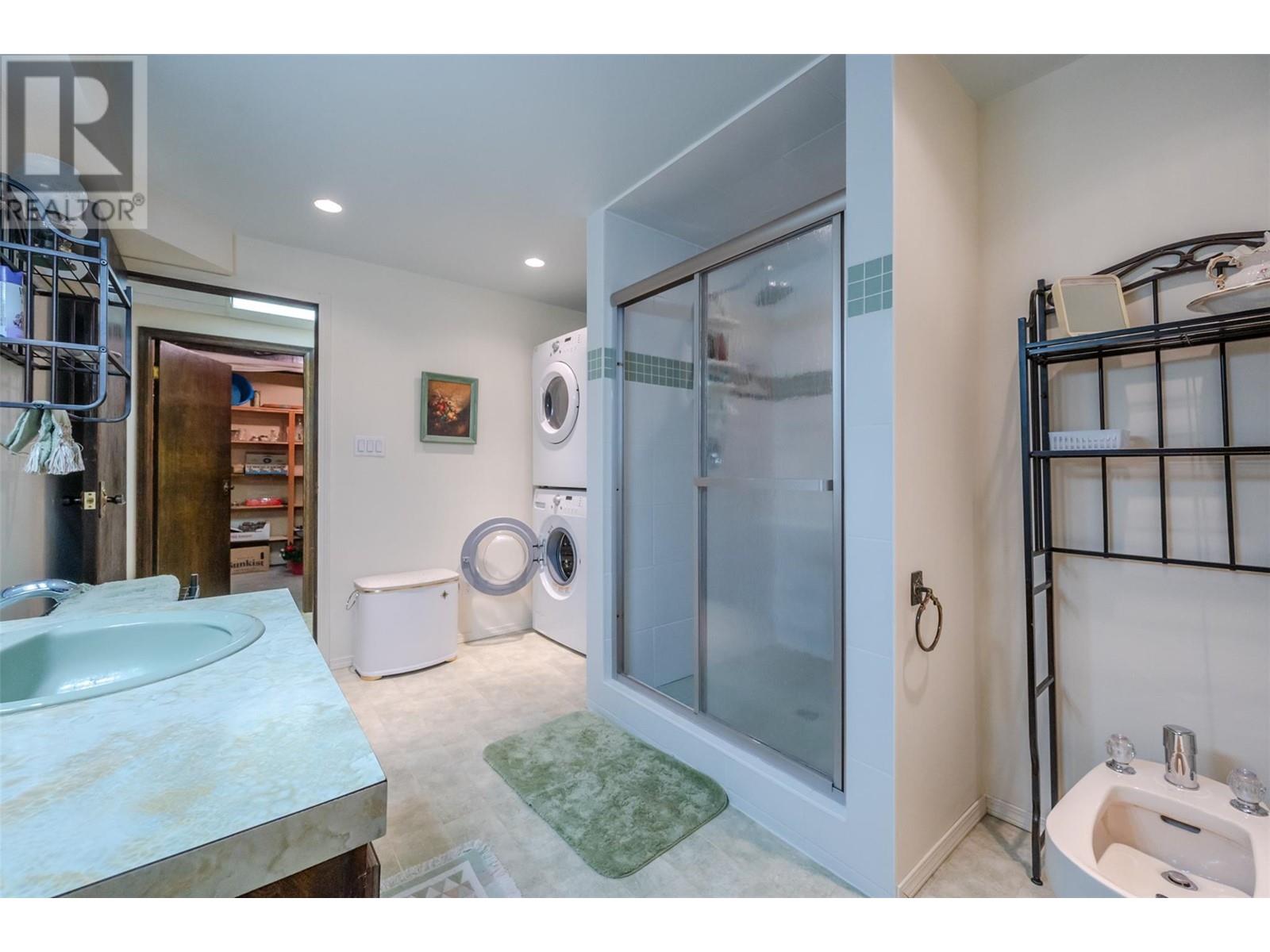 1209 LAKESHORE Drive, Osoyoos