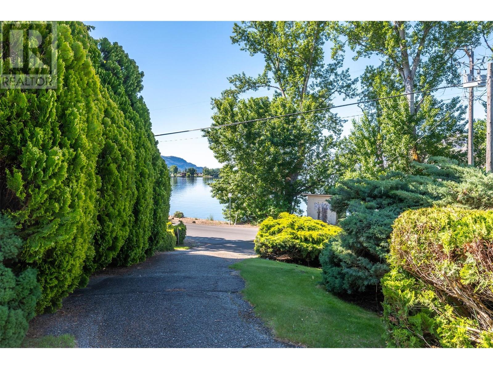 1209 LAKESHORE Drive, Osoyoos