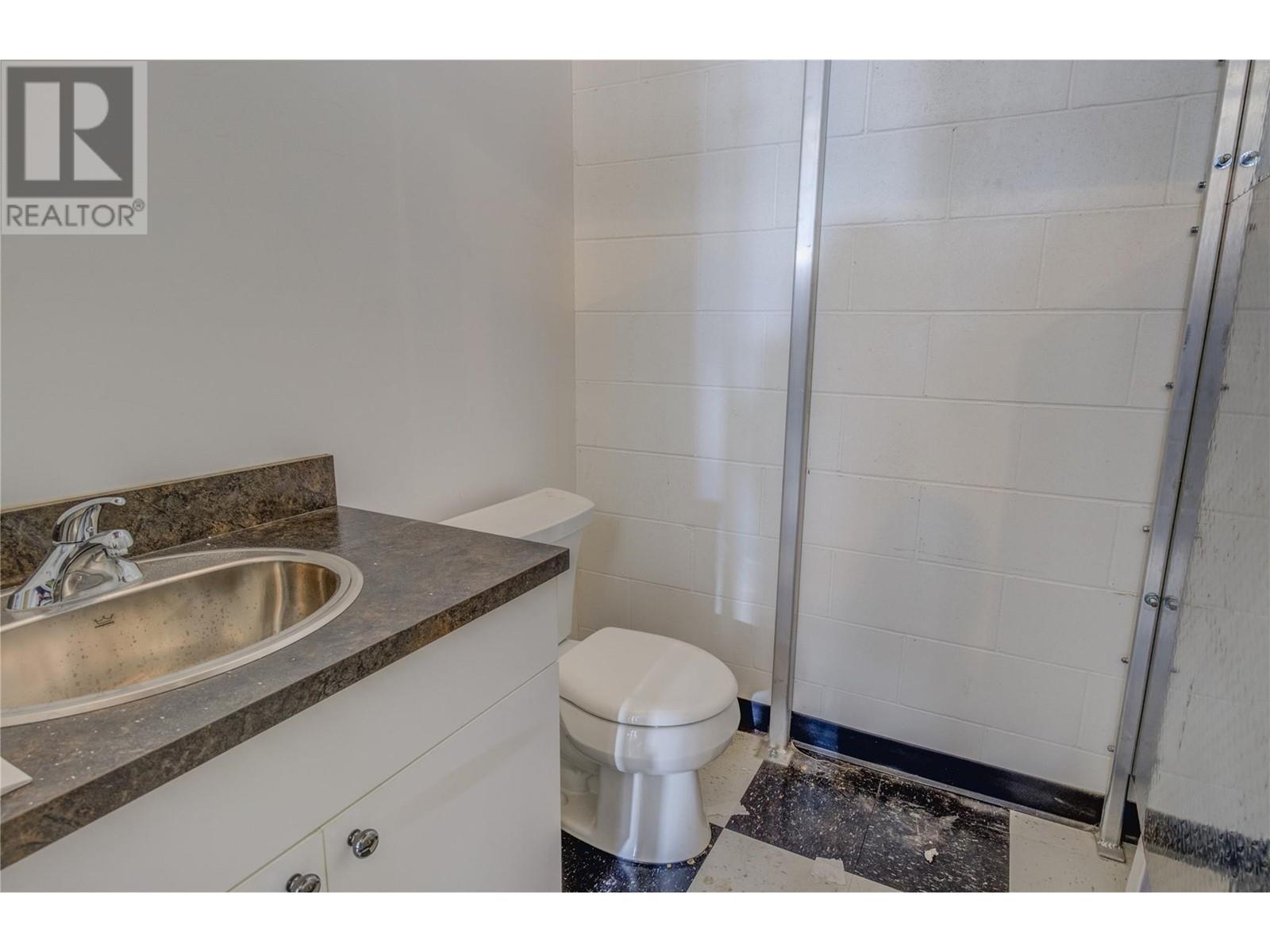 1 1205 Riverside Avenue, Sicamous