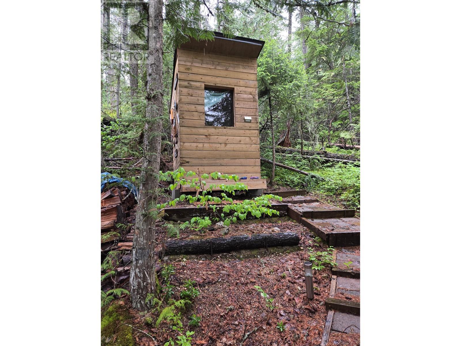 4212 BOAT ACCESS WEST Road, Christina Lake