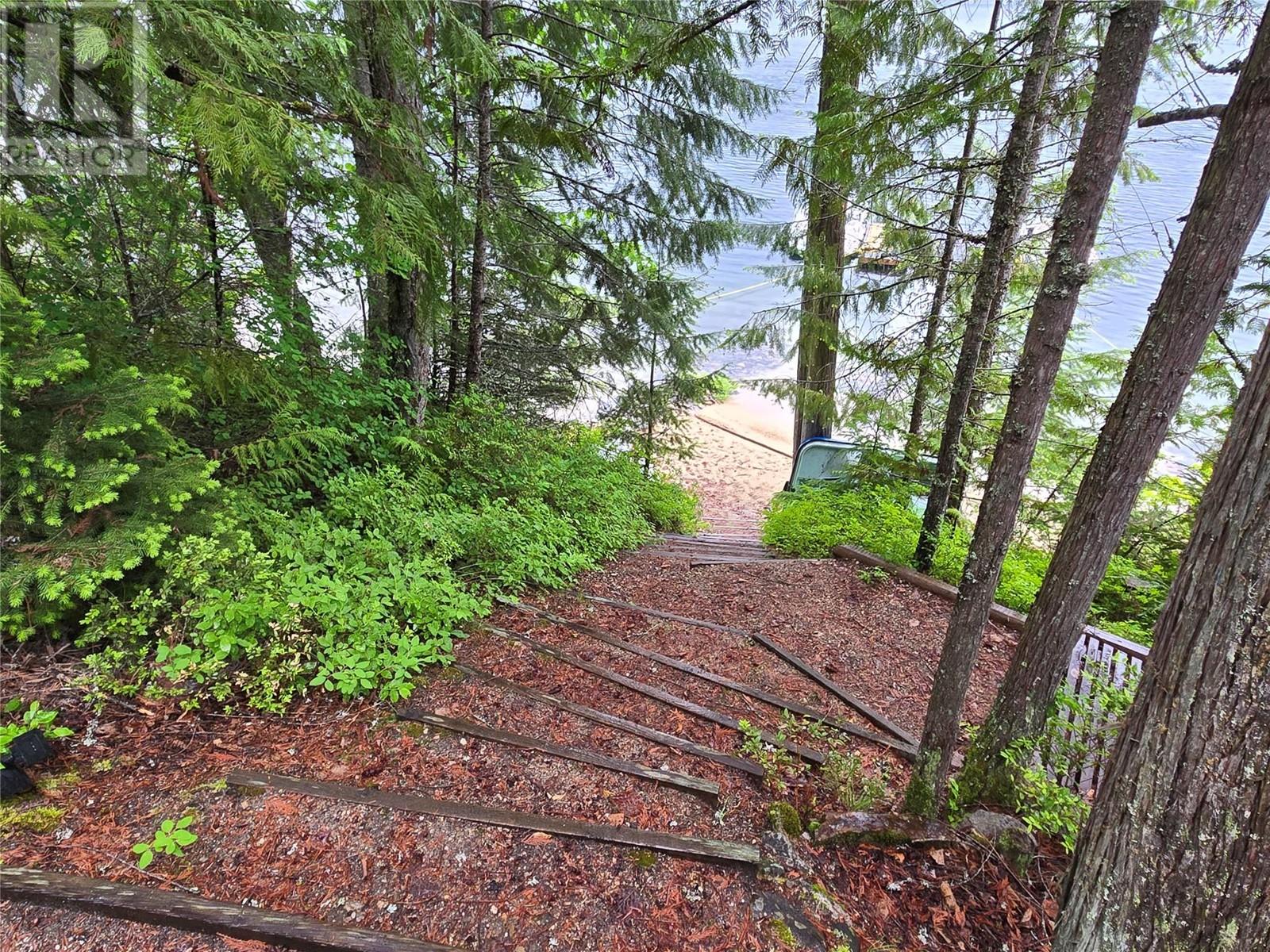 4212 BOAT ACCESS WEST Road, Christina Lake