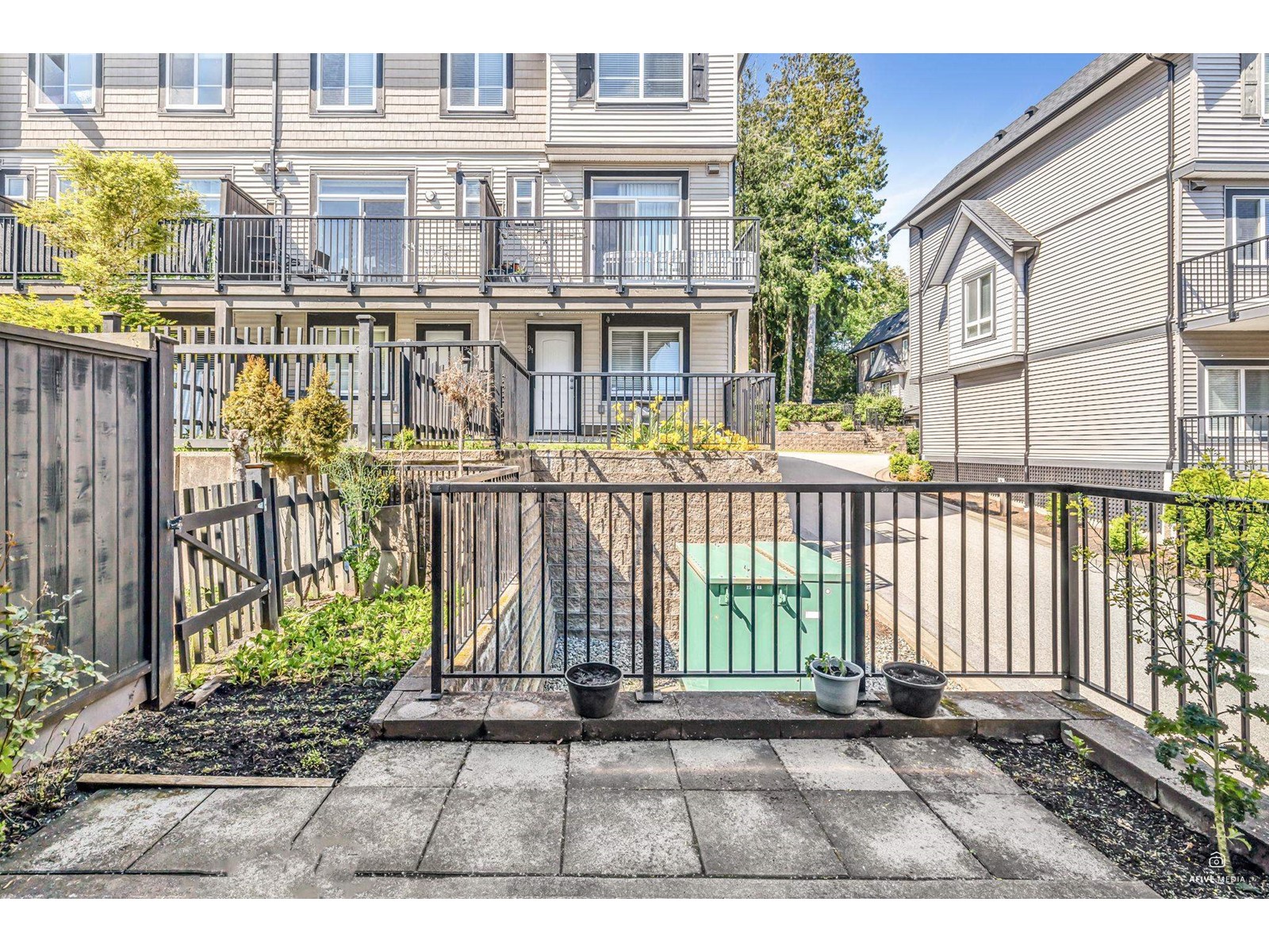 Photo 15 of 96 14555 68 Avenue, Surrey BC