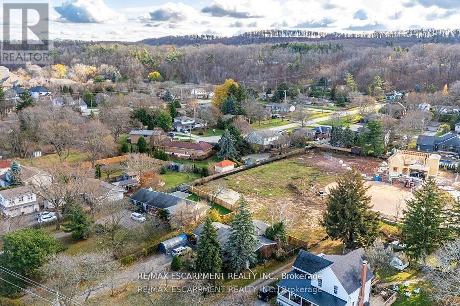 Photo 23 of 246 Main Street E, Grimsby ON