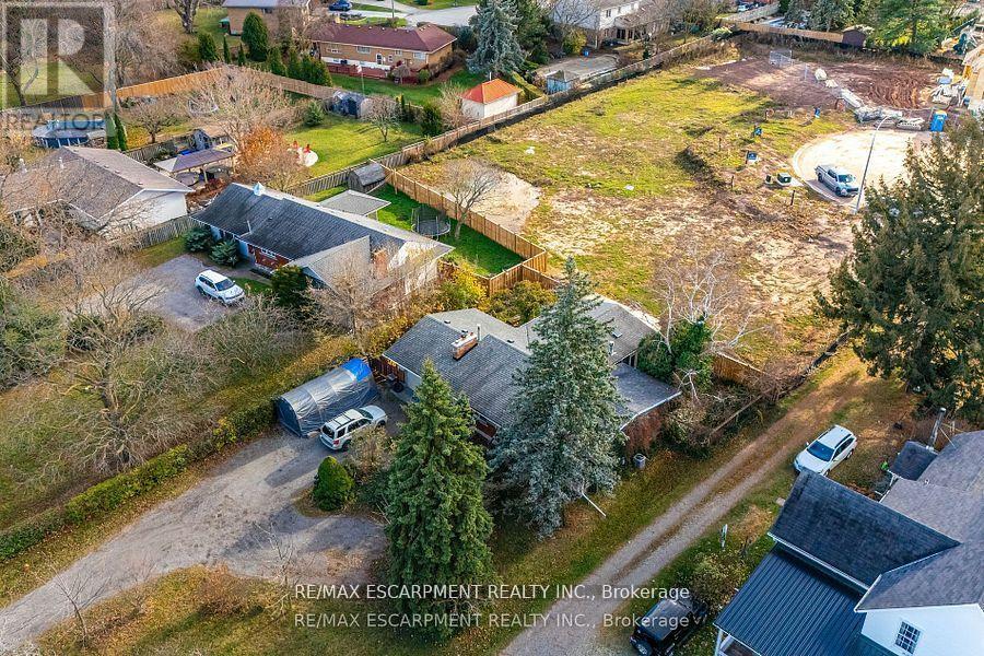 Photo 15 of 246 Main Street E, Grimsby ON