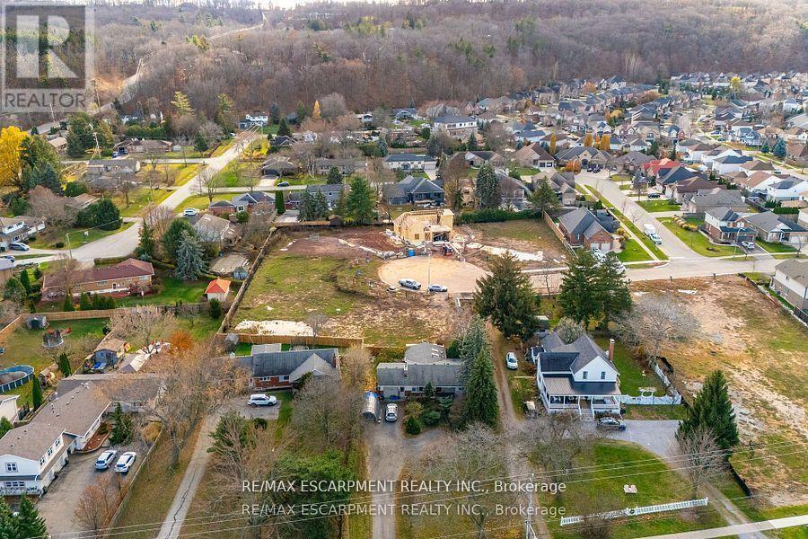 Photo 25 of 246 Main Street E, Grimsby ON