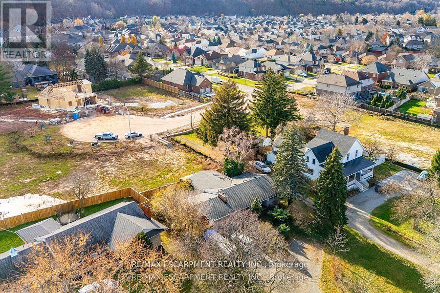 Photo 5 of 246 Main Street E, Grimsby ON
