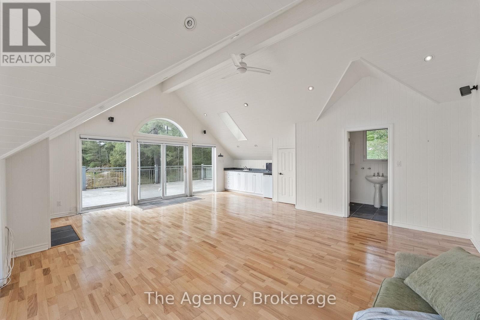 Photo 34 of 80 Tall Timbers Road, Seguin ON