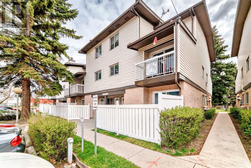 32, 3705 Fonda Way SE, Calgary, Alberta