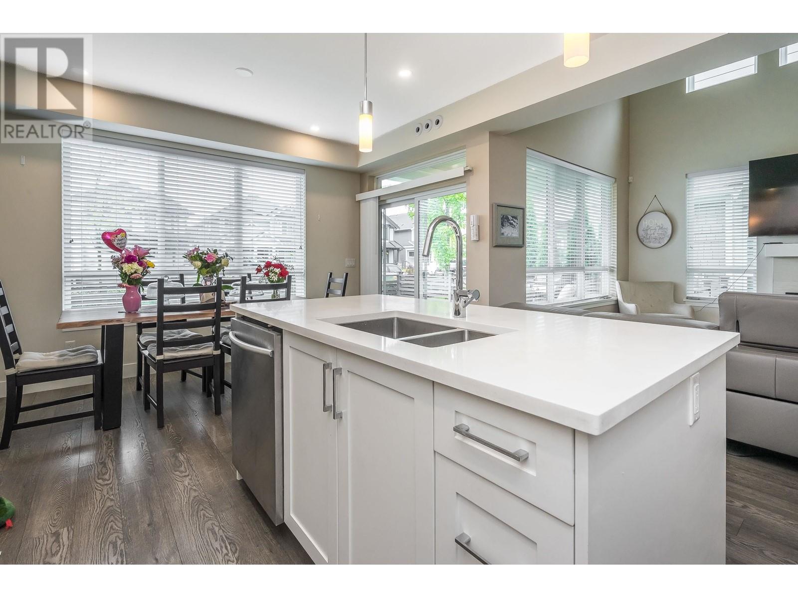 #203-1816 OSPREY Drive, Tsawwassen