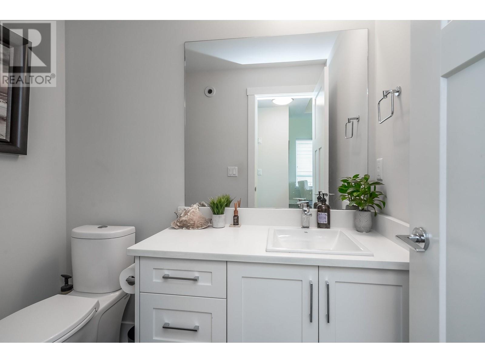#203-1816 OSPREY Drive, Tsawwassen