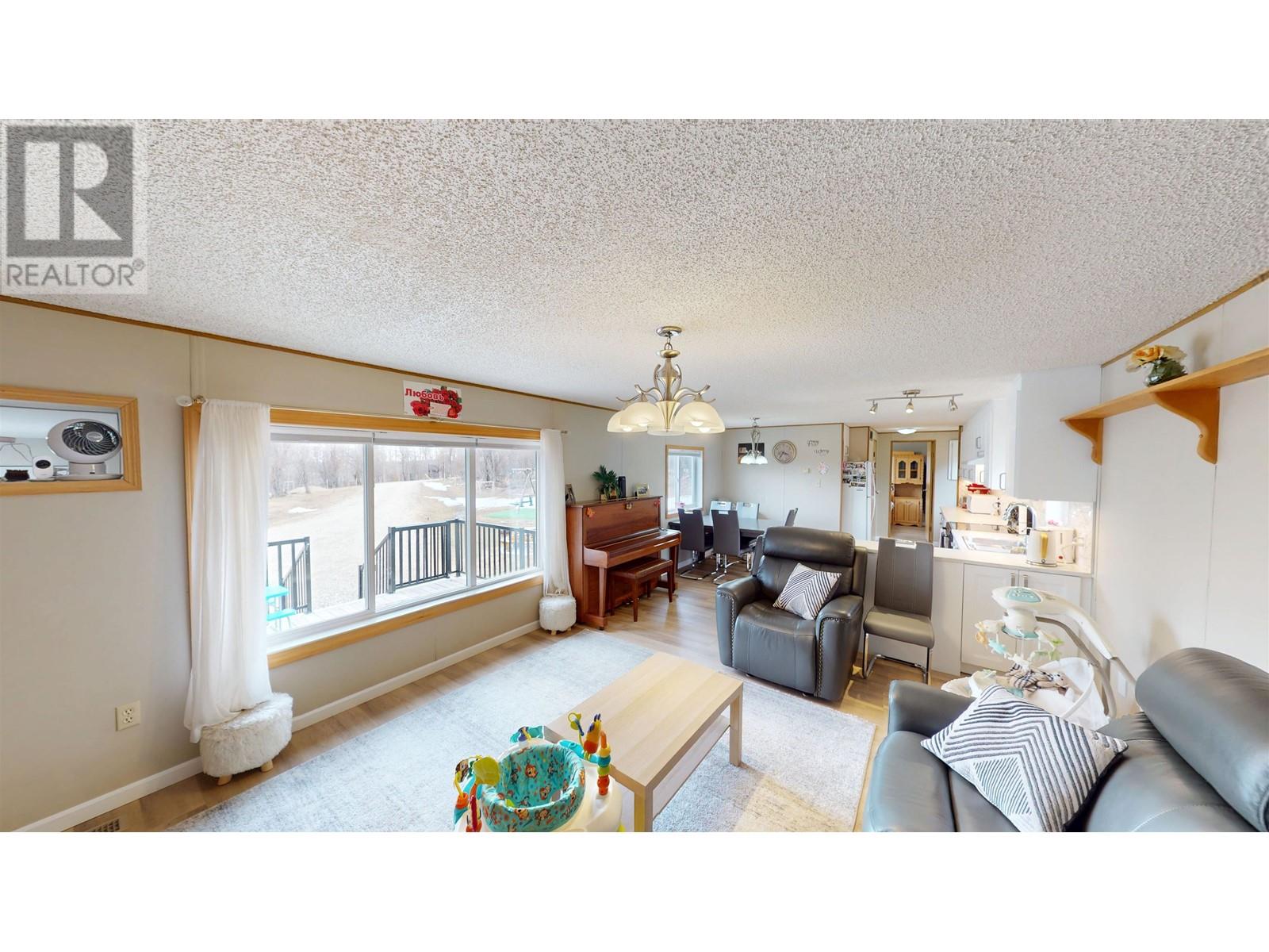 13610 WOLSEY SUBDIV, Charlie Lake