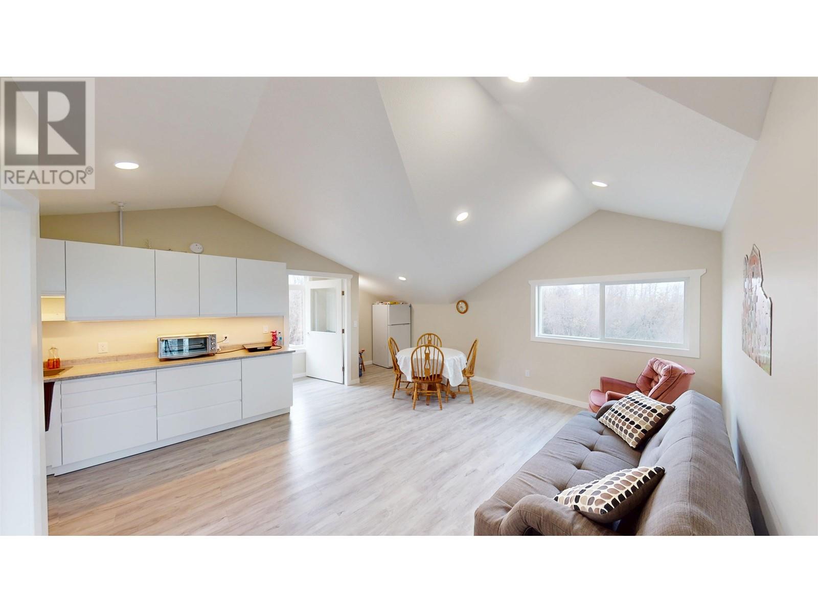 13610 WOLSEY SUBDIV, Charlie Lake