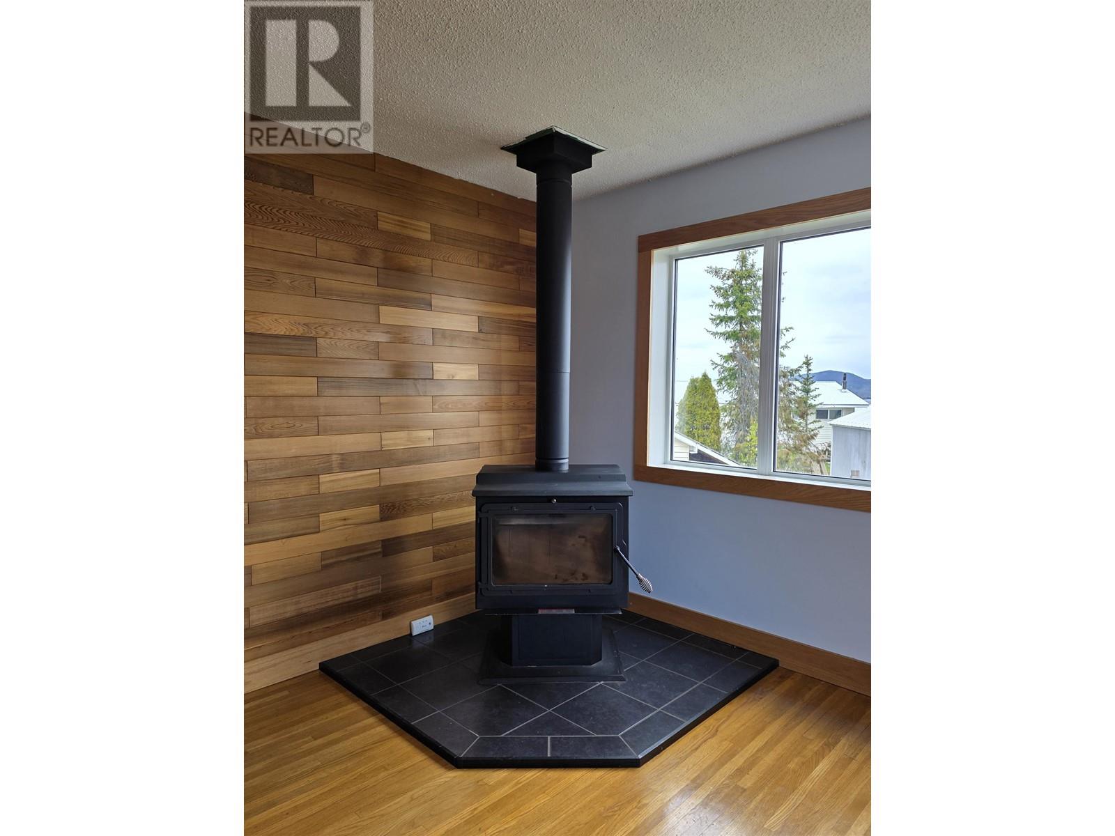 10 MCDONALD AVENUE, Granisle