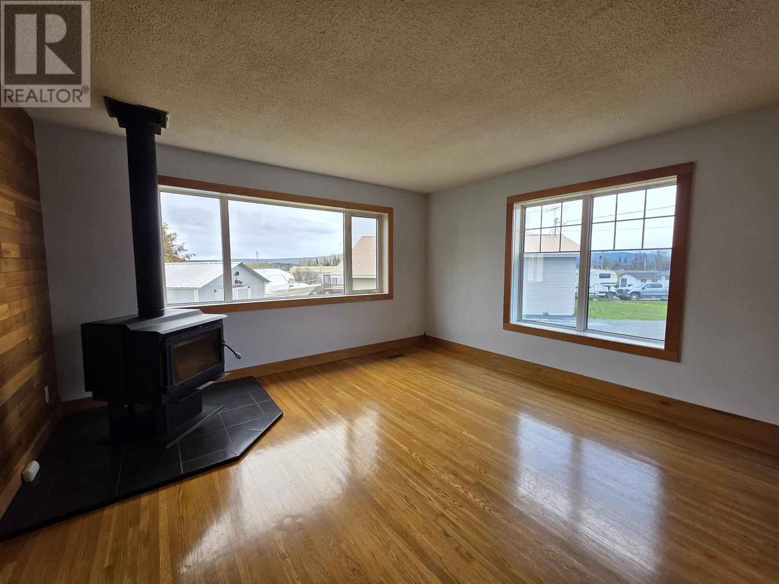 10 MCDONALD AVENUE, Granisle