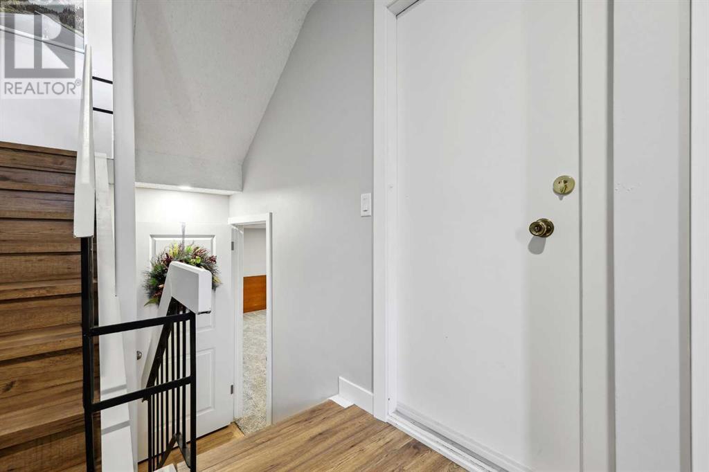 Single Family House for Sale in  Brae Glen Crescent SW Braeside Calgary 