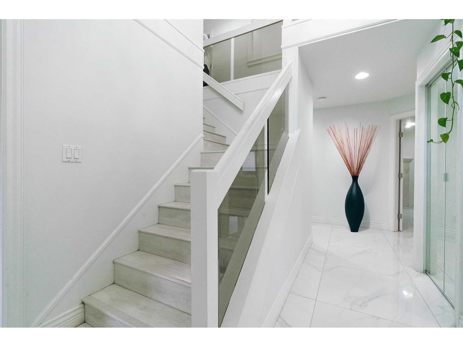 1388 LEE STREET, White Rock