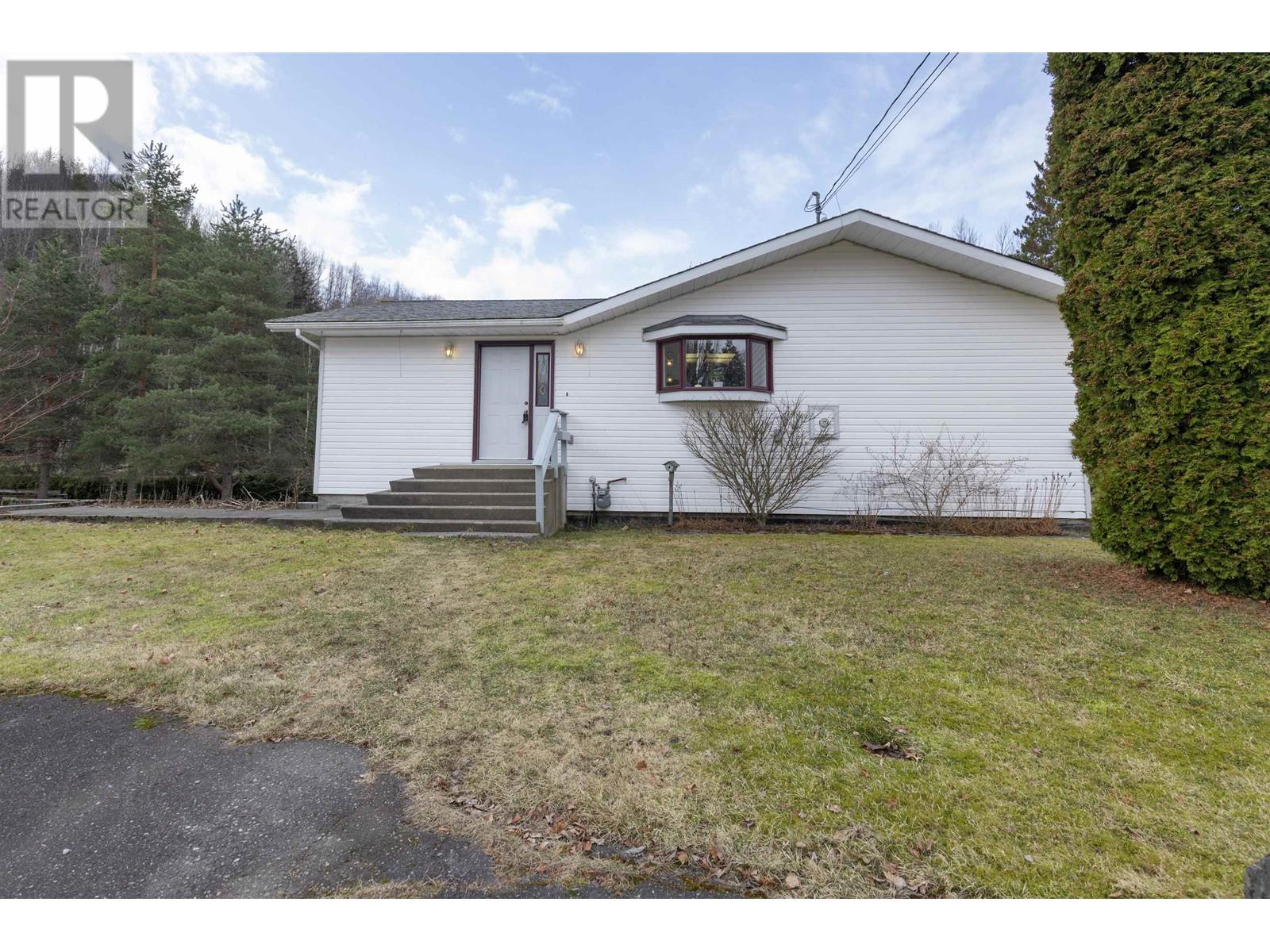 4670 LOWRIE Avenue, Terrace