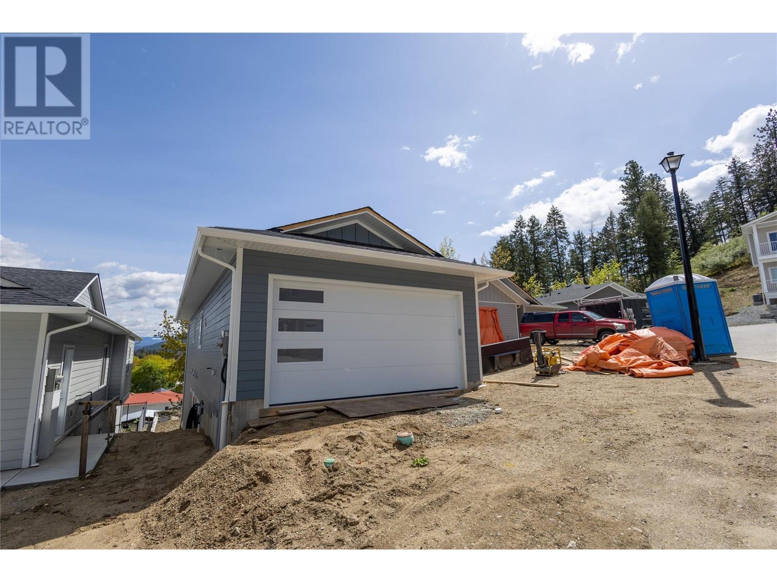 102 806 Cliff Avenue, Enderby