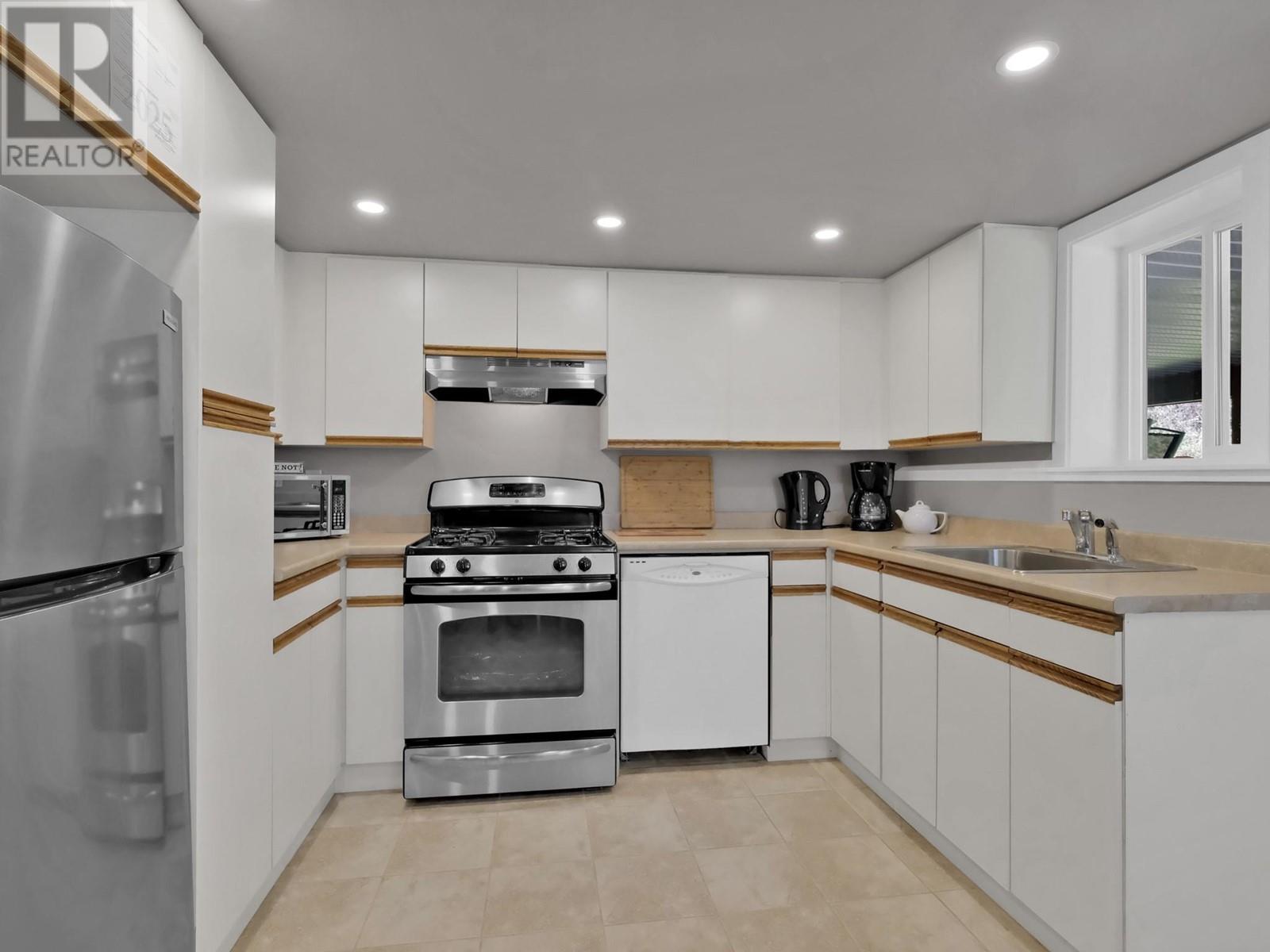 15014 KATO Street, Summerland