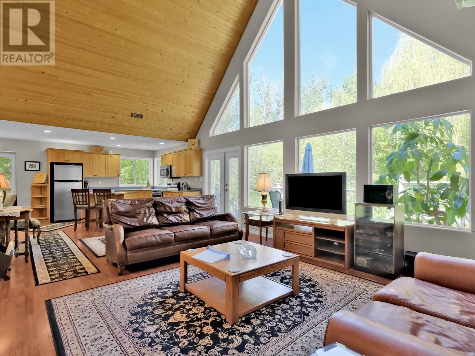 15014 KATO Street, Summerland
