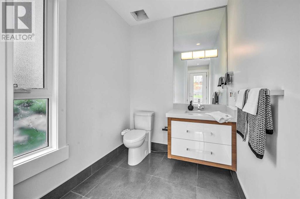 Single Family House for Sale in   Avenue NE Winston Heights/Mountview Calgary 
