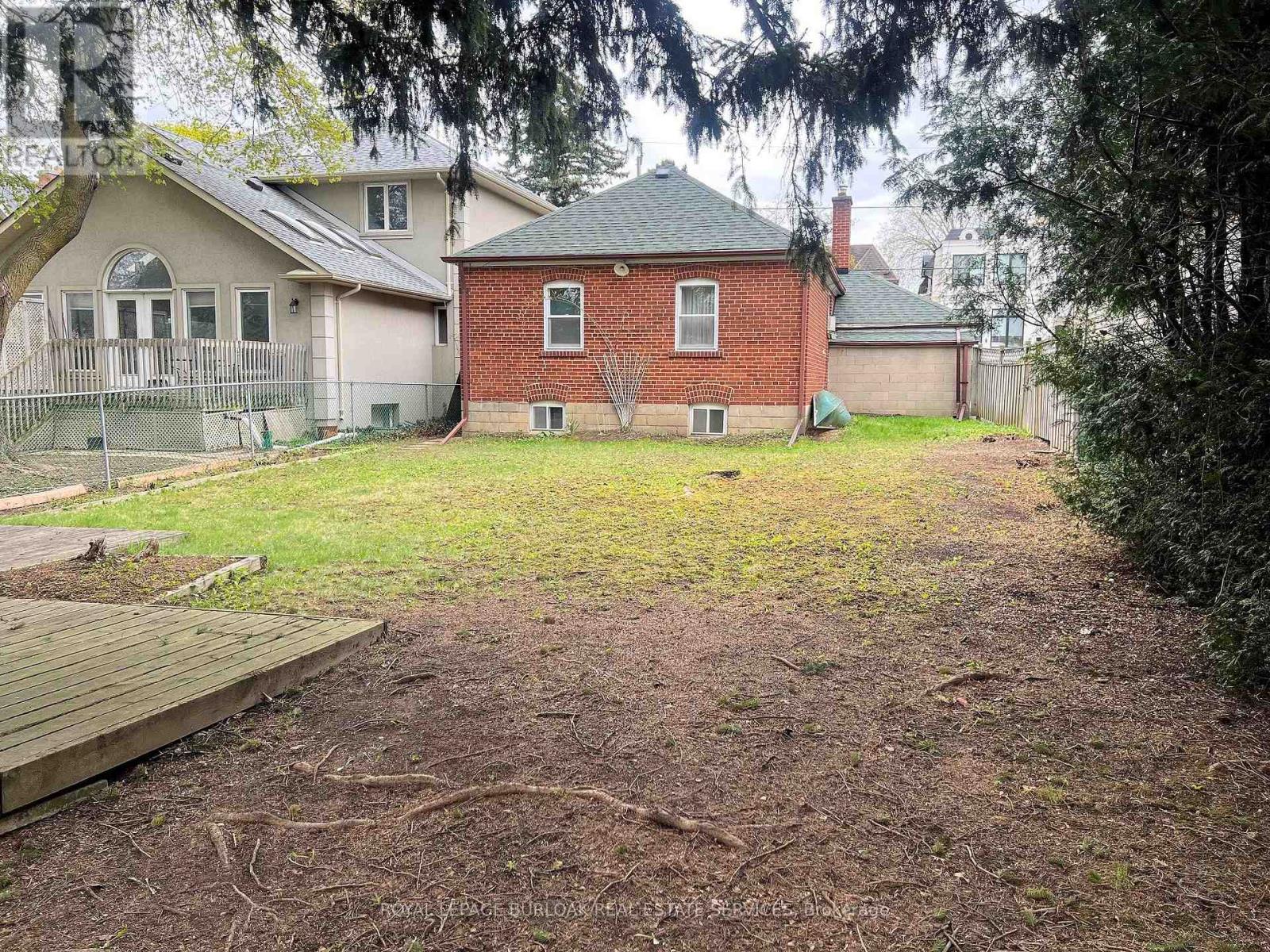 Photo 5 of 248 Florence Avenue, Toronto ON