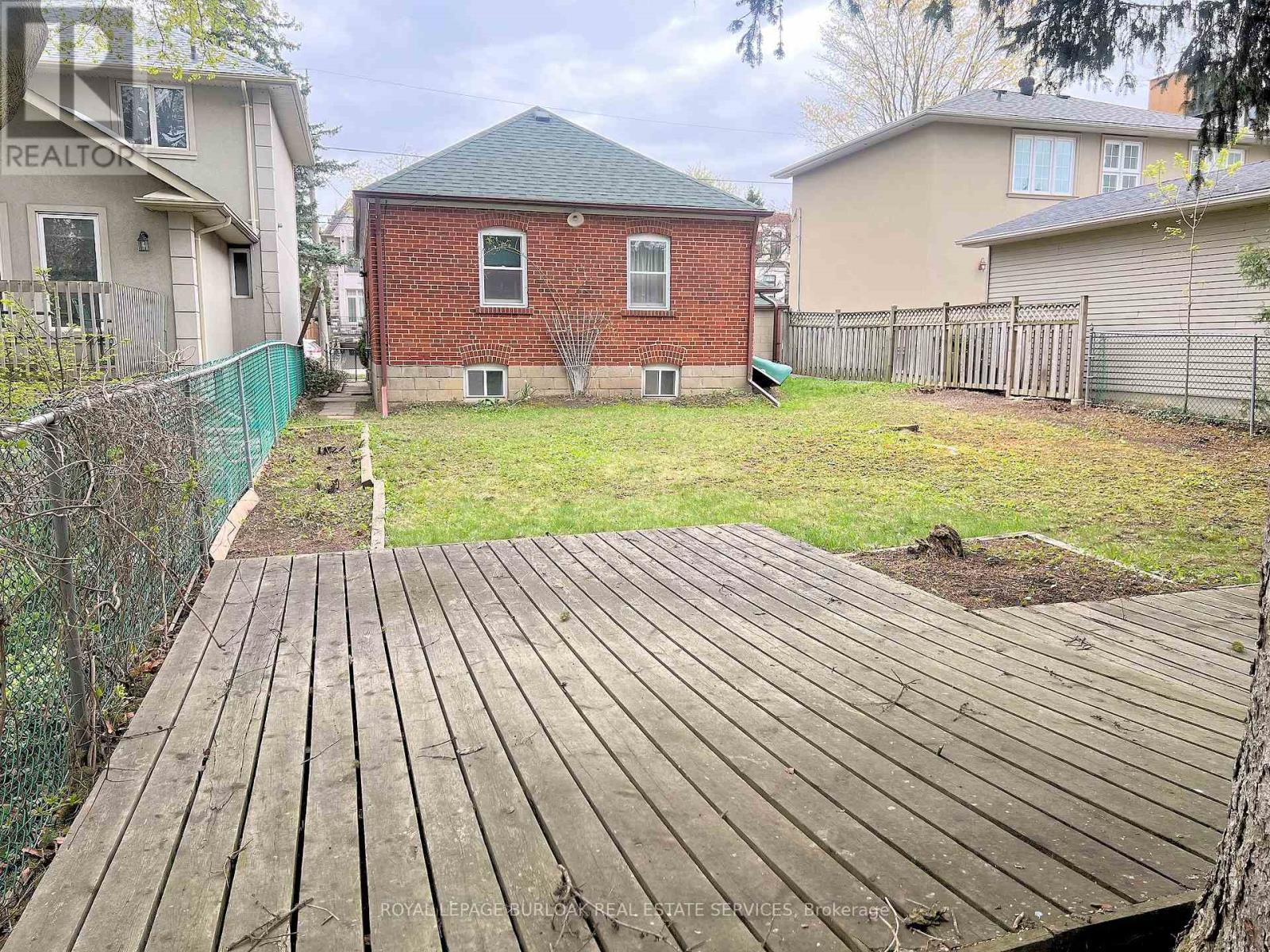 Photo 10 of 248 Florence Avenue, Toronto ON