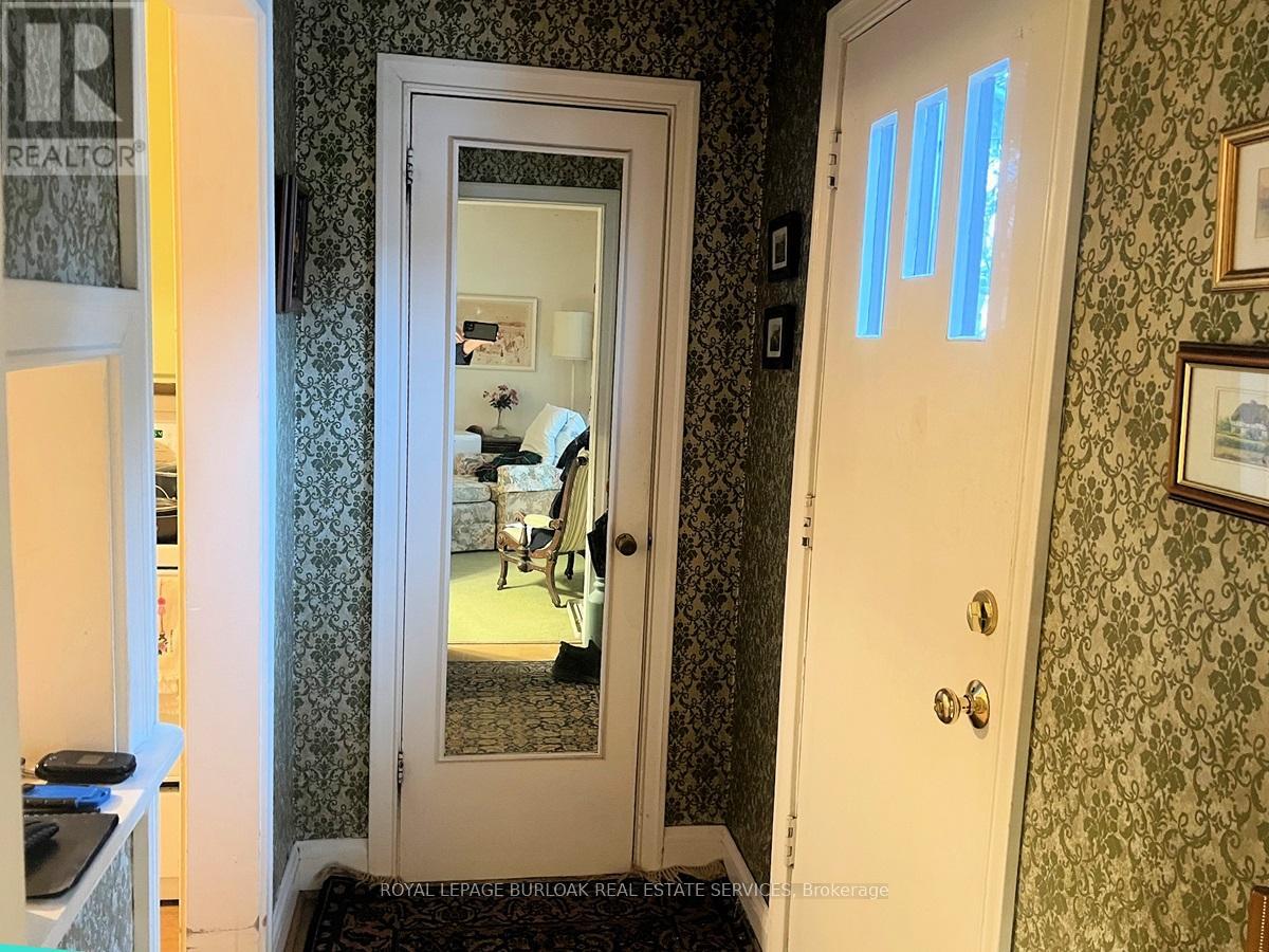 Photo 8 of 248 Florence Avenue, Toronto ON