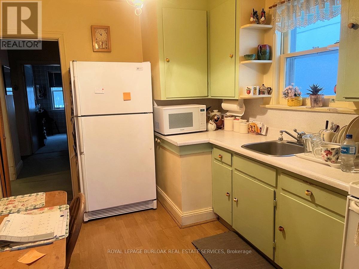 Photo 16 of 248 Florence Avenue, Toronto ON