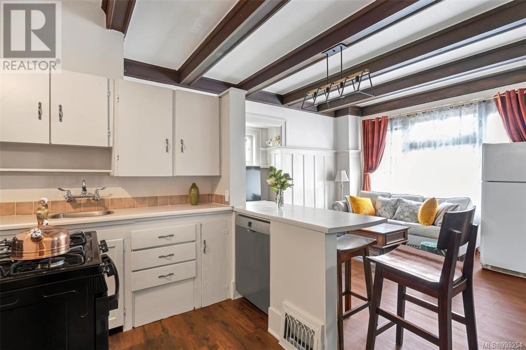 516 Su'it St, Victoria
