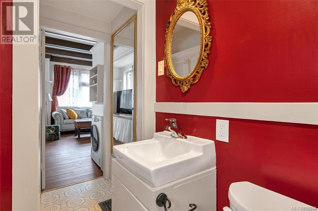 516 Su'it St, Victoria