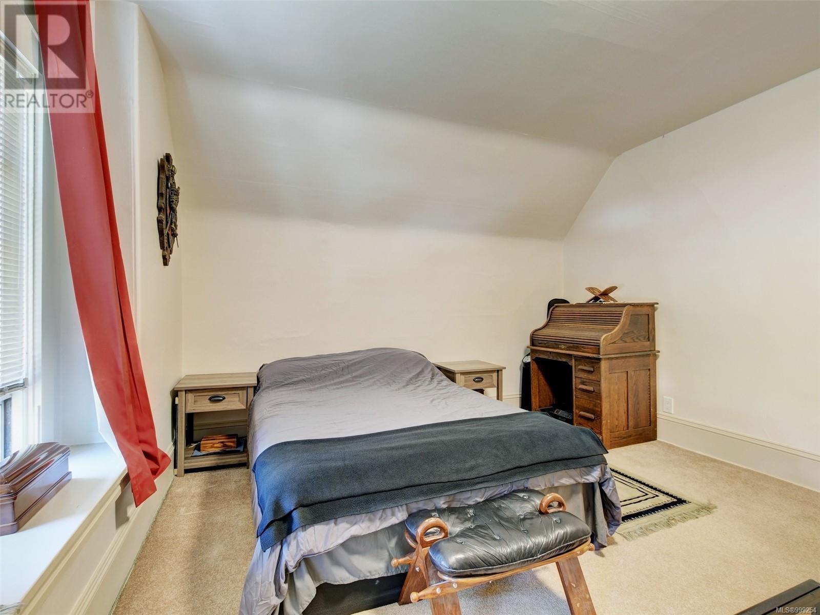 516 Su'it St, Victoria