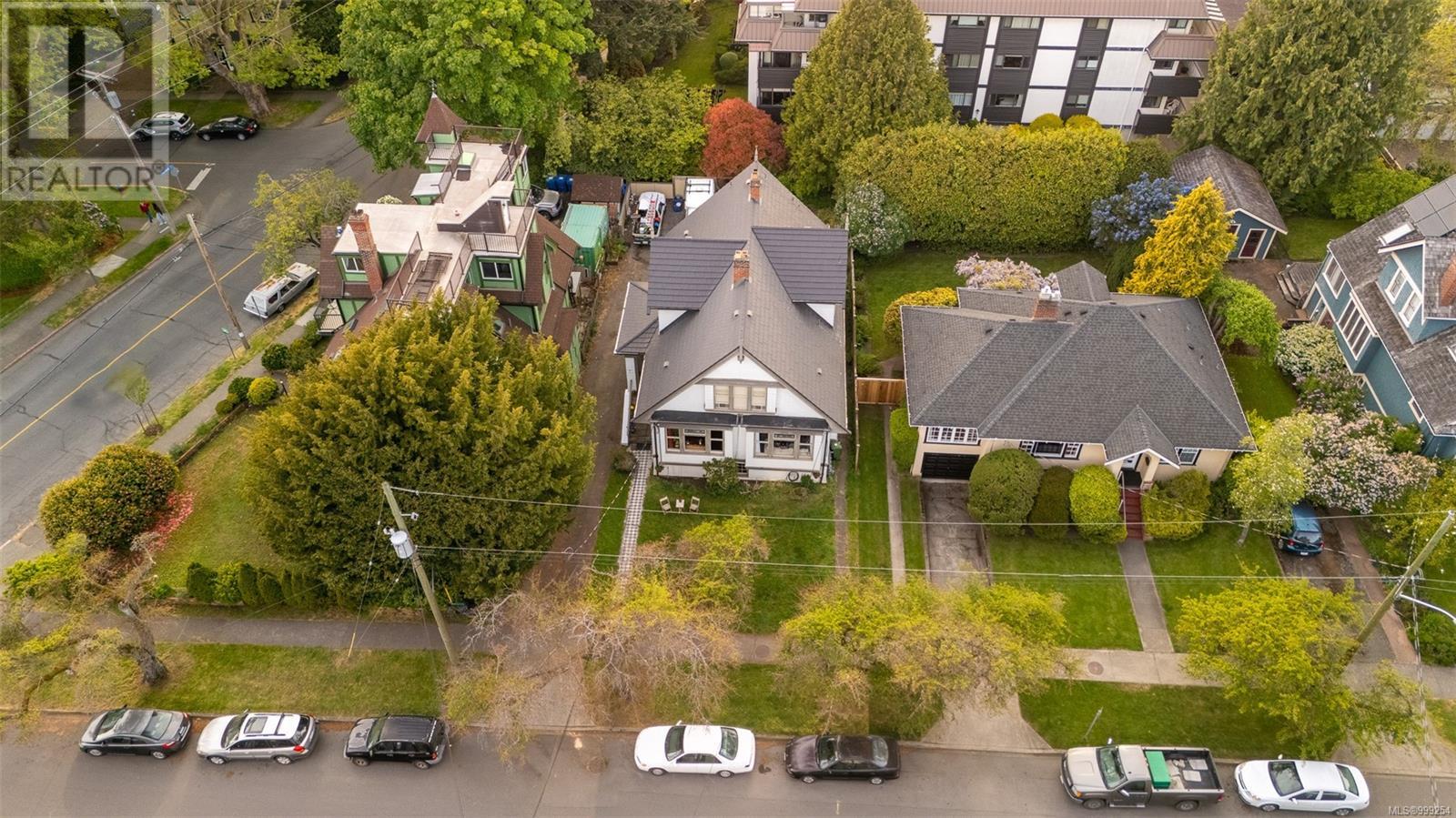 516 Su'it St, Victoria