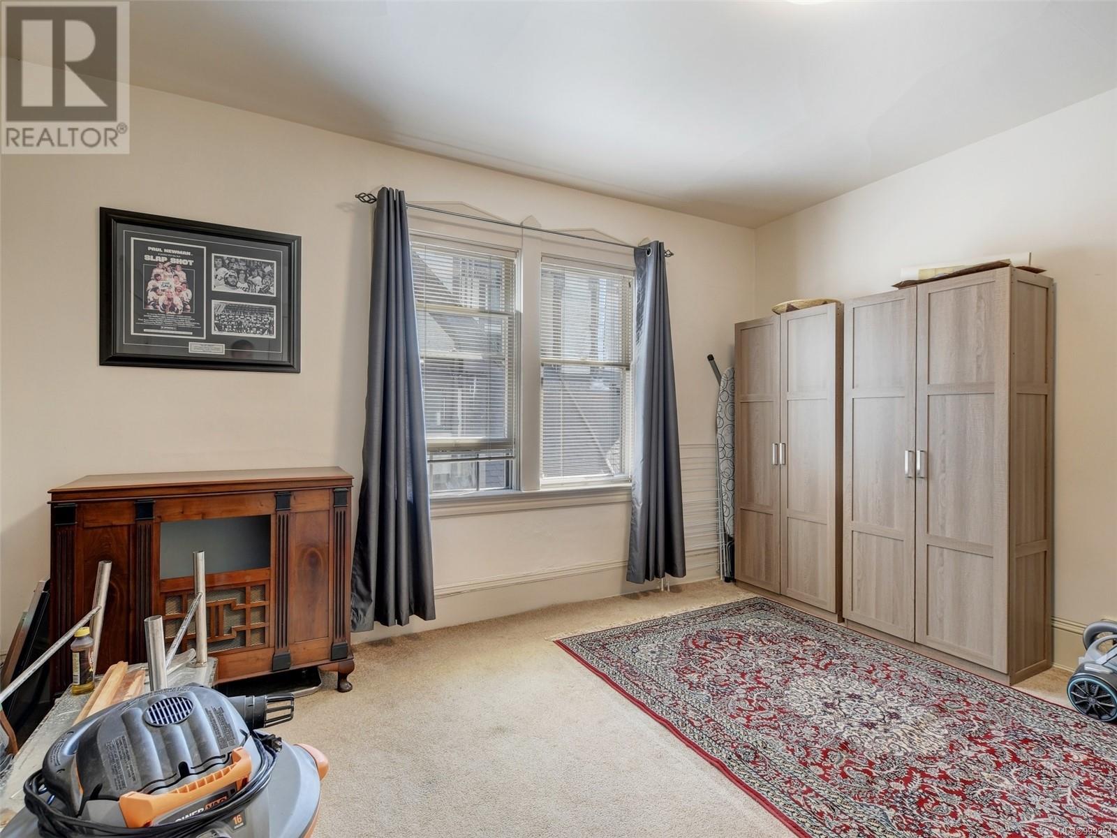 516 Su'it St, Victoria