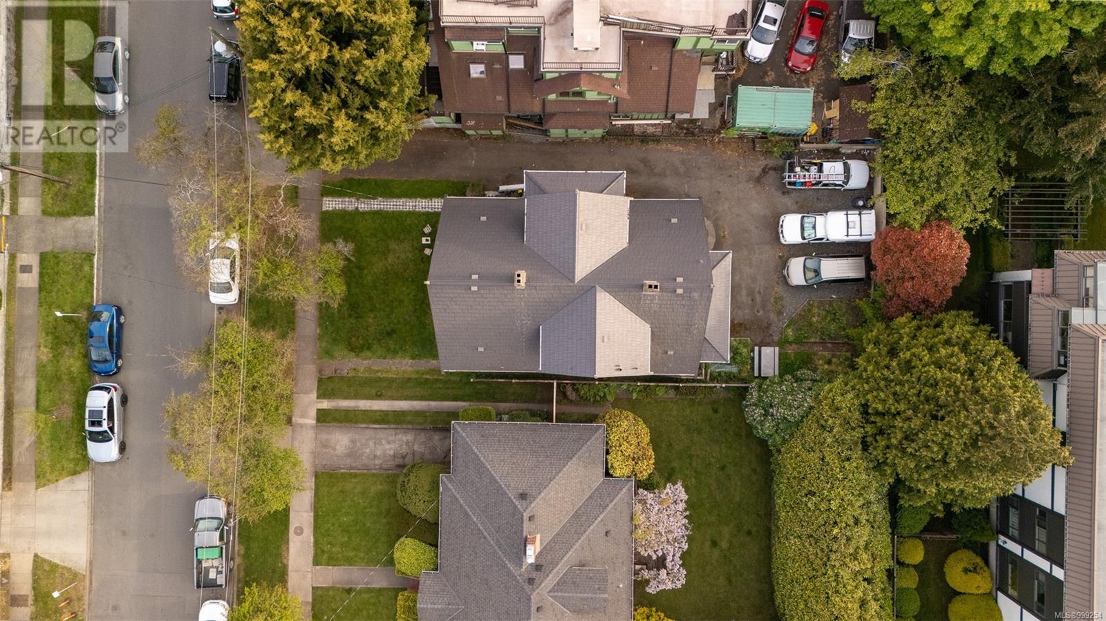 516 Su'it St, Victoria