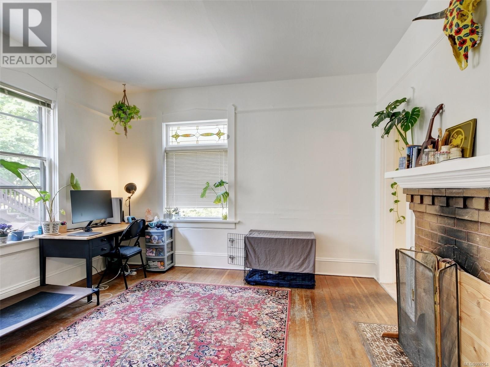 516 Su'it St, Victoria