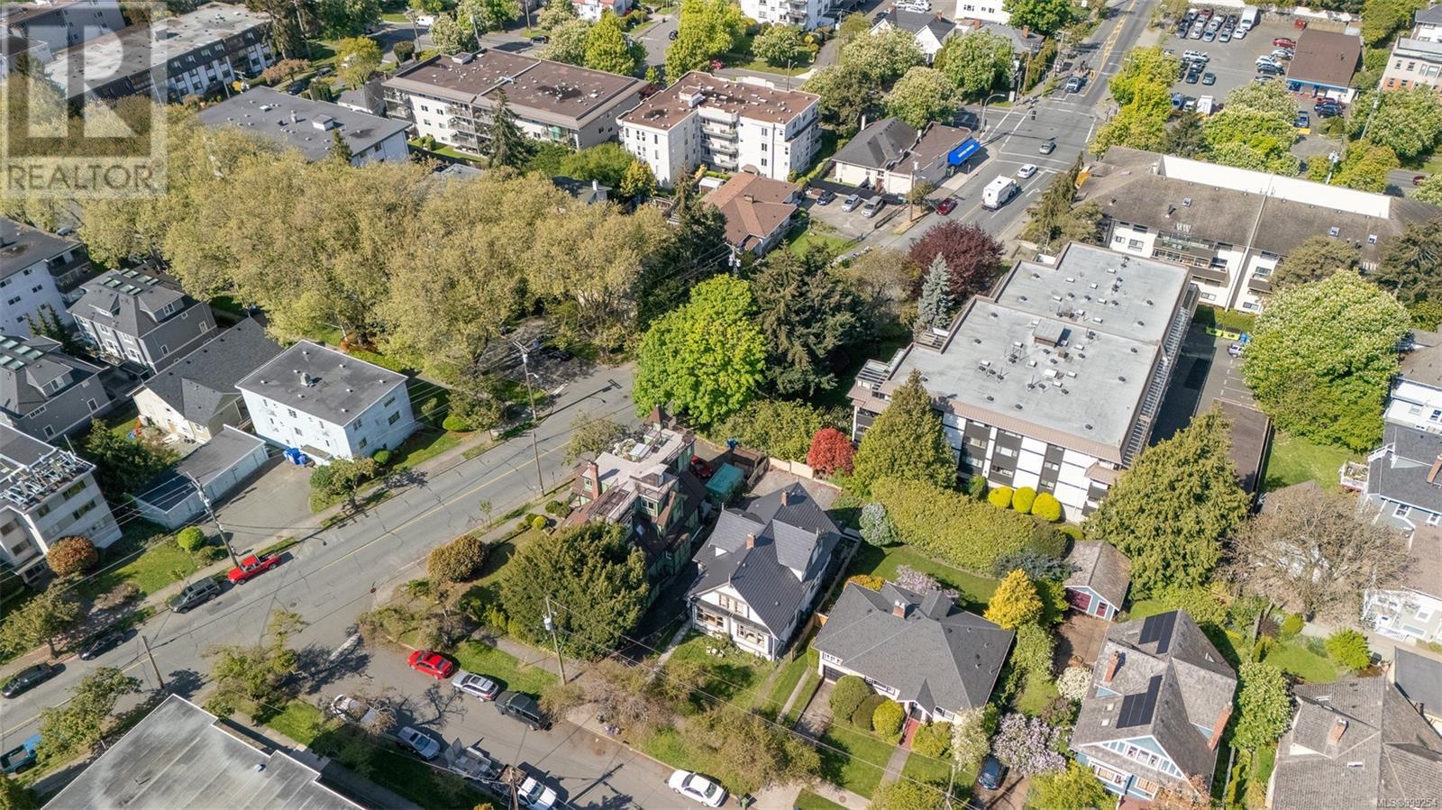 516 Su'it St, Victoria